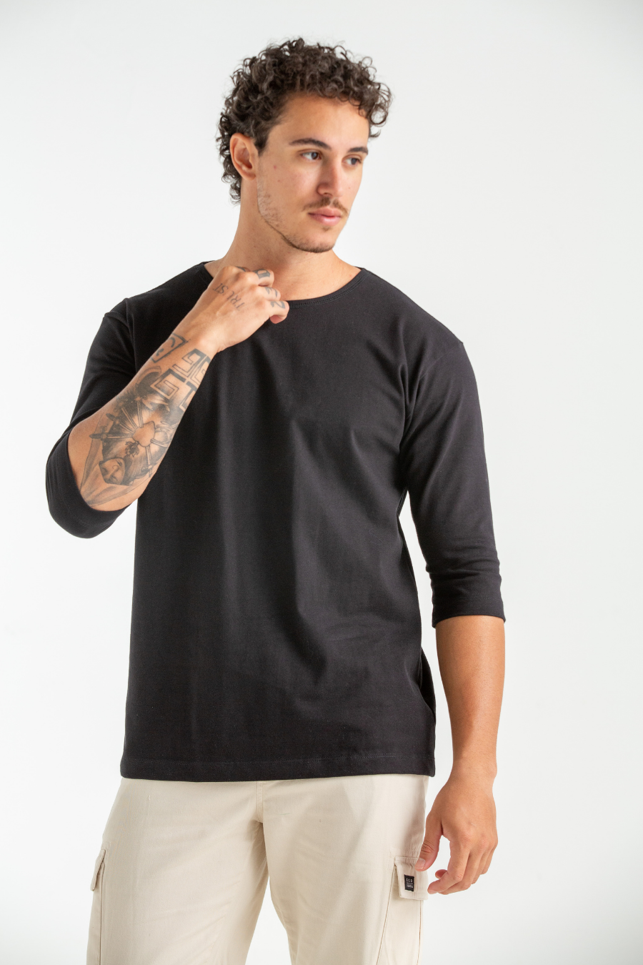 CAMISETA MANGA 3/4 MALHA VANIZADA PRETO