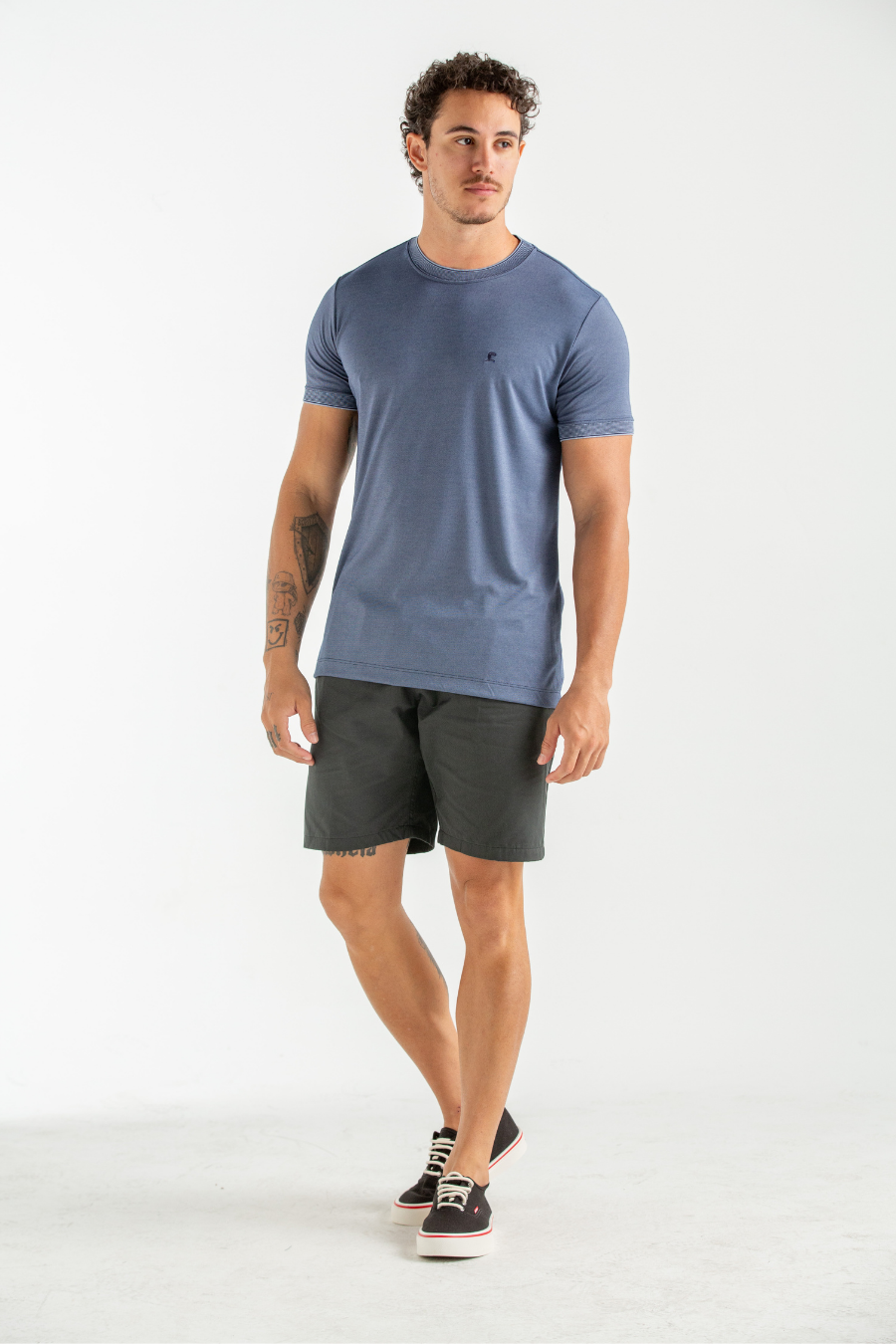 CAMISETA ROCKET MODAL COM GOLA E PUNHO MARINHO