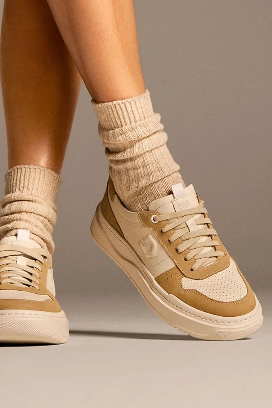 TÊNIS FEMININO DEMOCRATA BLOCK BRANCO/BEGE