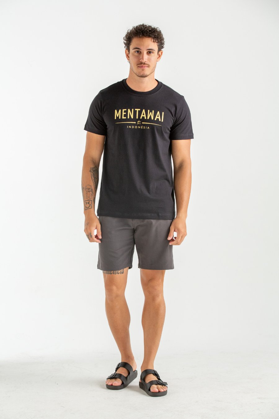CAMISETA COM SILK MENTAWAII PRETO