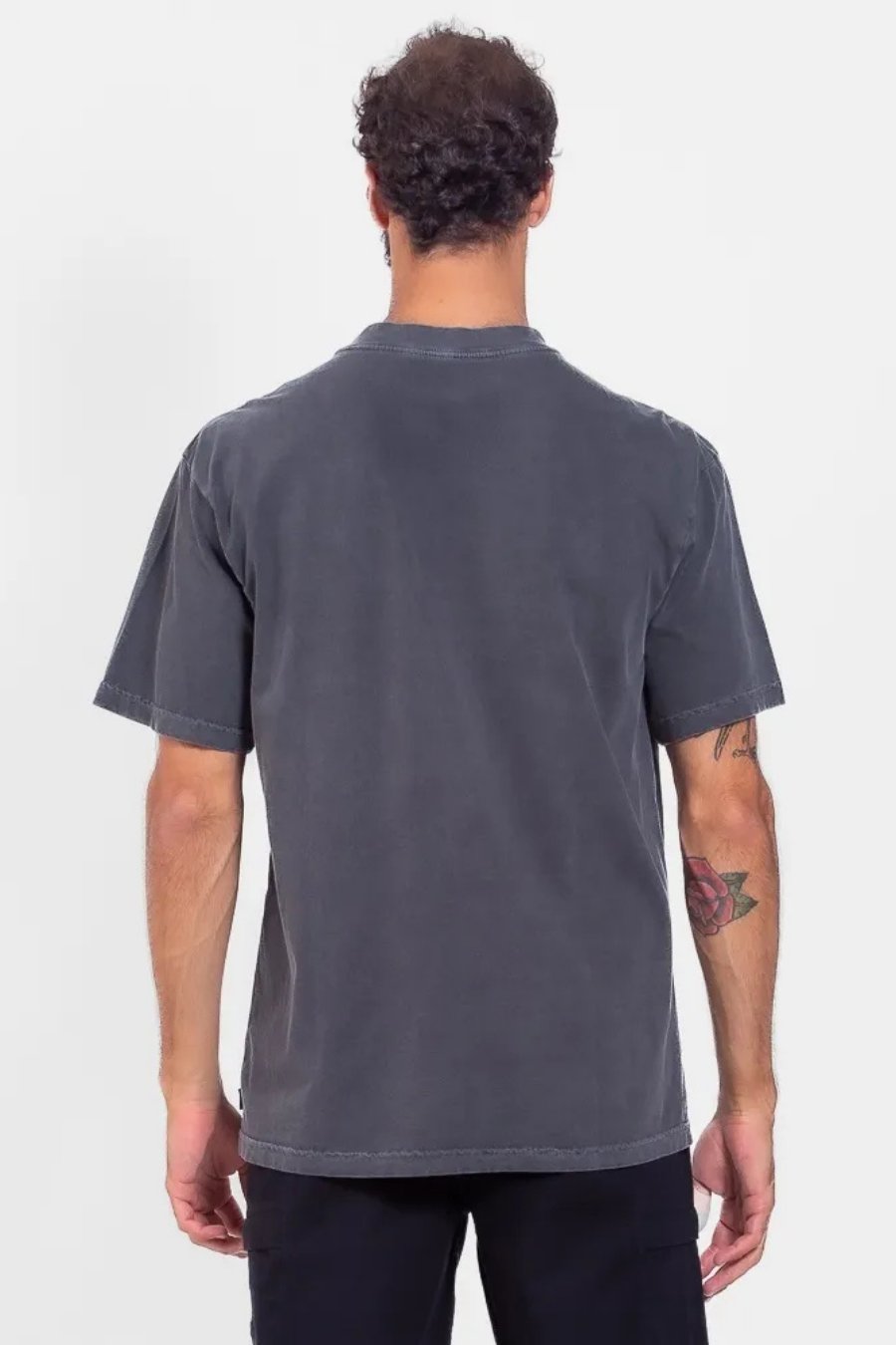 CAMISETA RIP CURL PLAIN POCKET WASHED PRETO