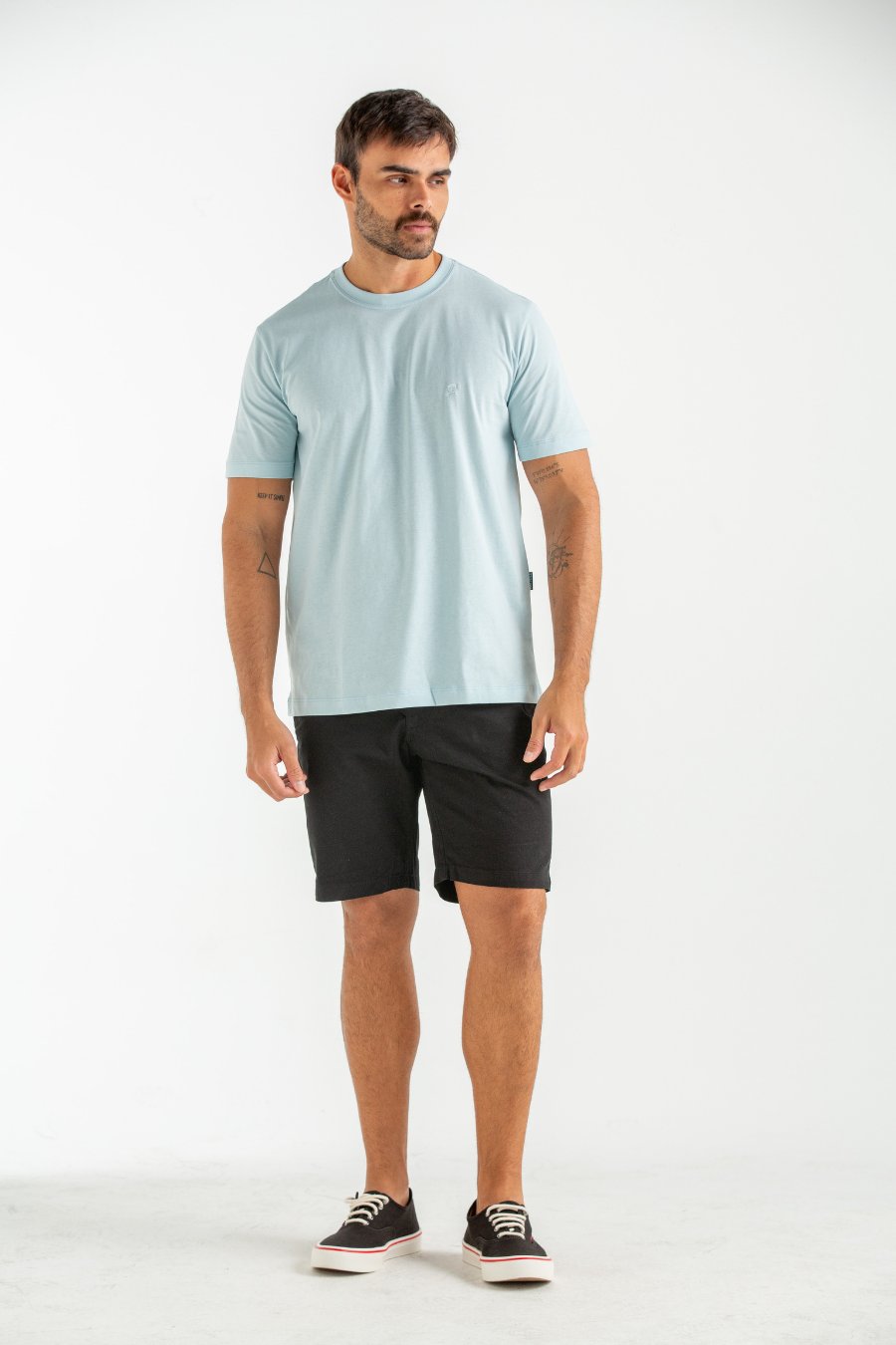 CAMISETA BÁSICA REGULAR FIO 40 AZUL CLARO