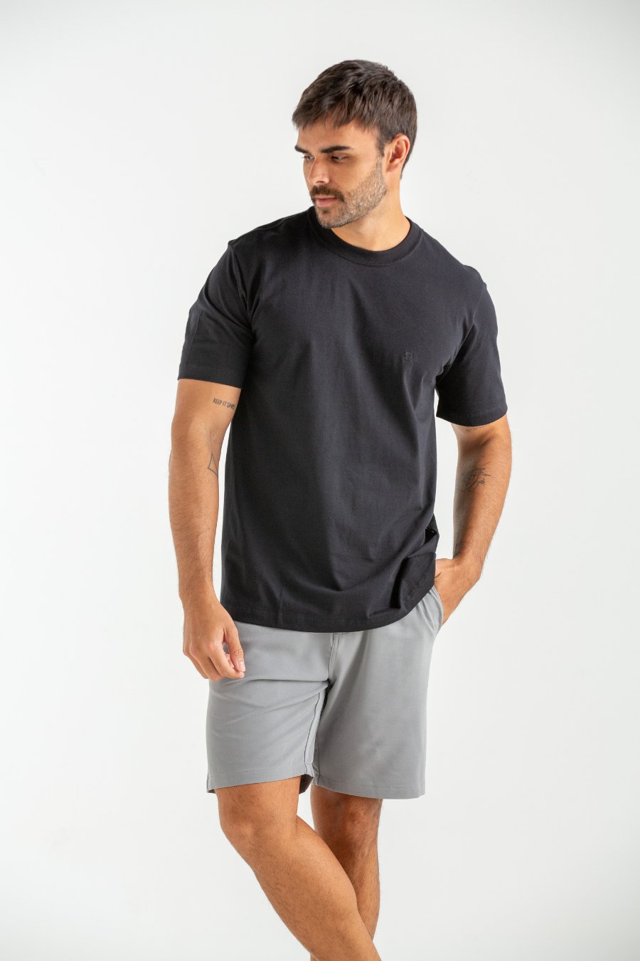 CAMISETA BÁSICA REGULAR FIO 40 PRETO