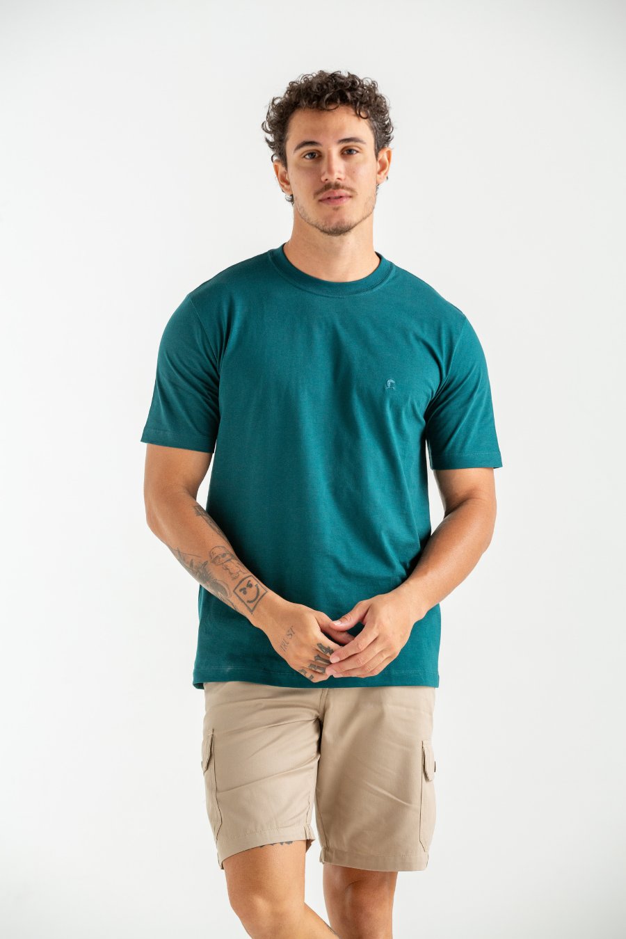 CAMISETA BÁSICA REGULAR FIO 40 VERDE PETROLEO