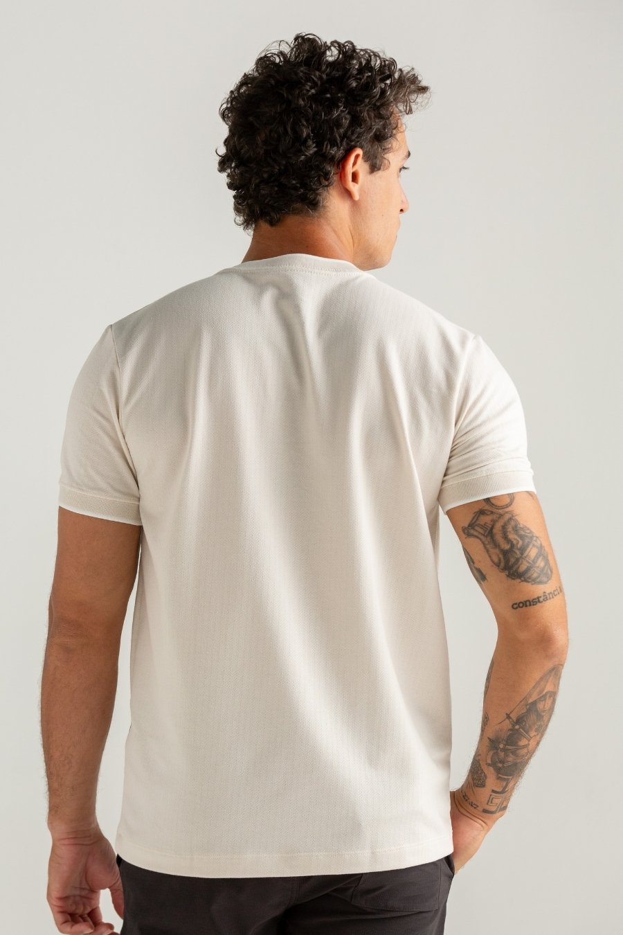 CAMISETA BRILHO DO SOL C/GOLA E PUNHO OFF WHITE