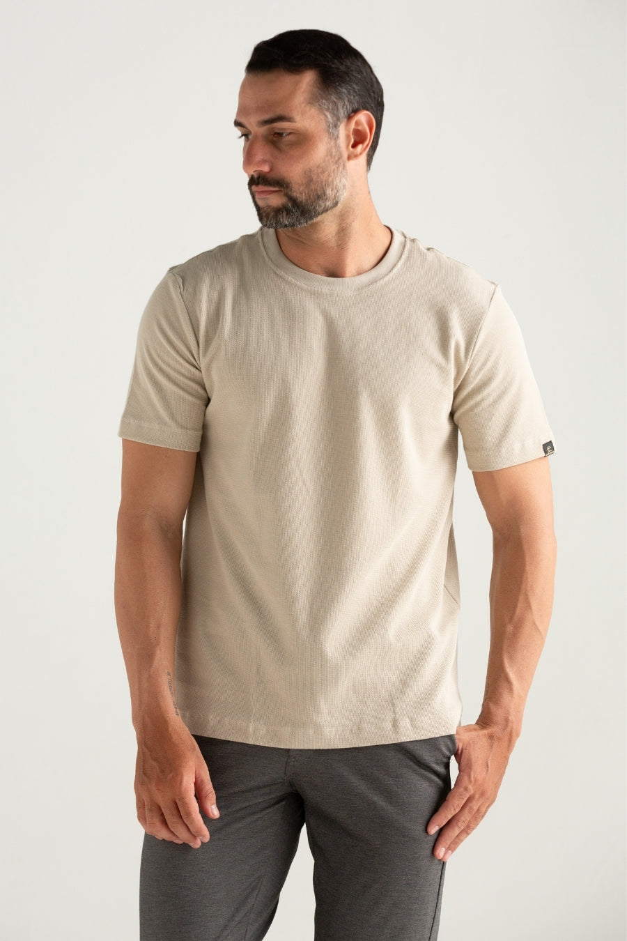 CAMISETA MALHA SLIM EGEU AREIA