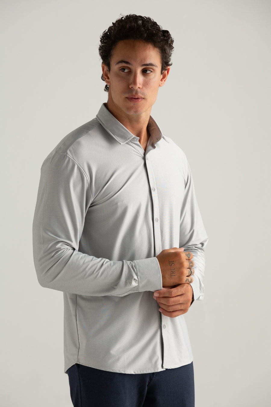 CAMISA MANGA LONGA TECH DOBBY CINZA