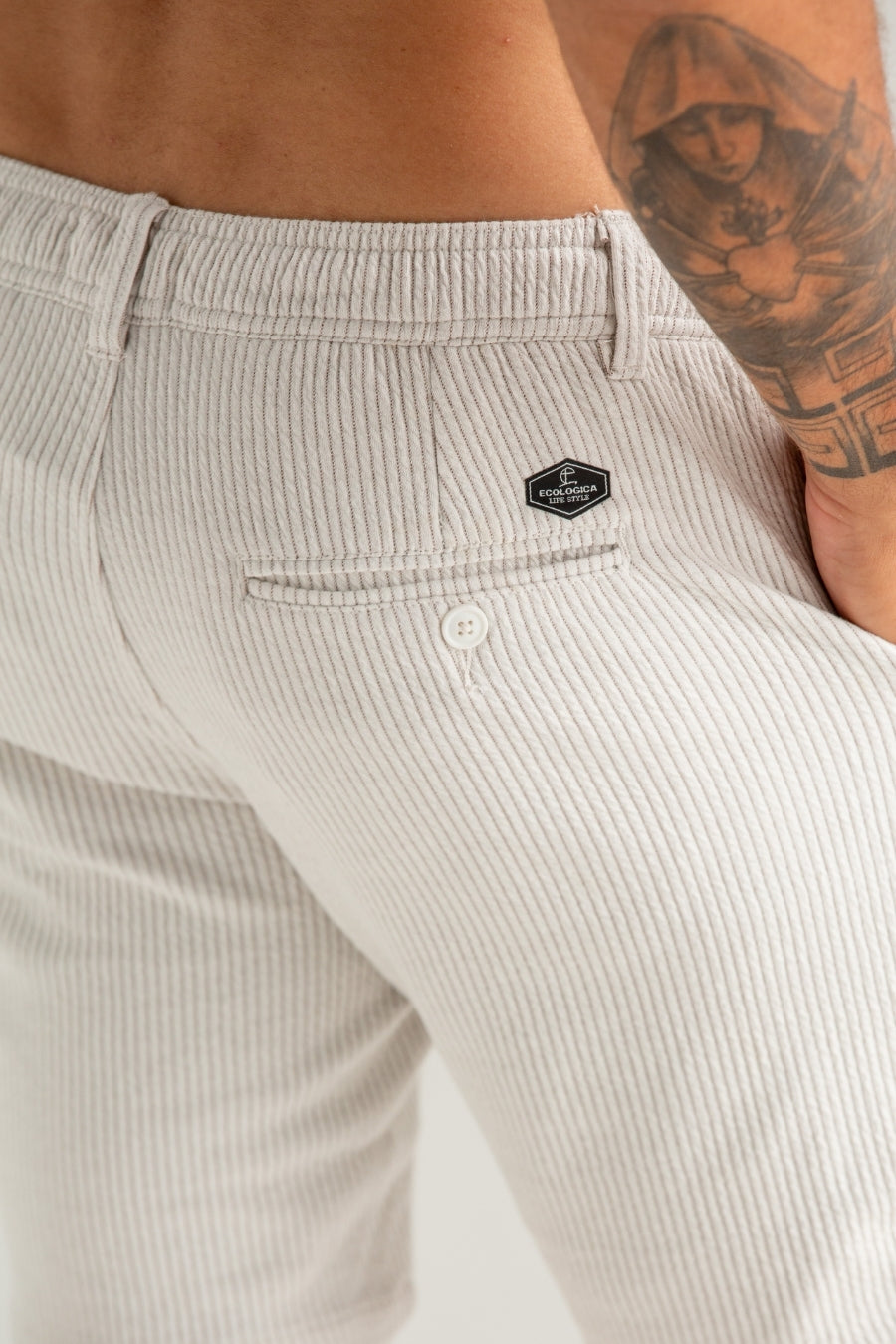 BERMUDA MOLETOM TECH CANELADA OFF WHITE