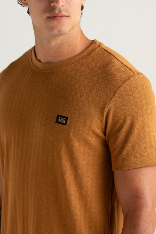 CAMISETA REGULAR TRICOT TEXTURA CHOCOLATE