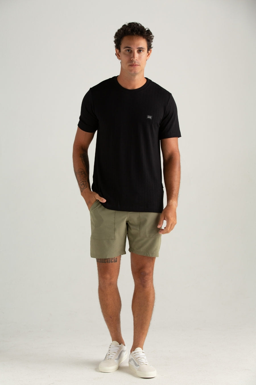 CAMISETA REGULAR TRICOT TEXTURA PRETO