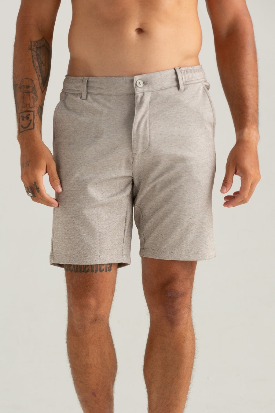 BERMUDA DE TECIDO TECH ELASTICO BEGE