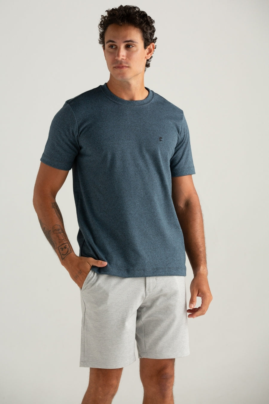 BERMUDA DE TECIDO TECH ELASTICO CINZA