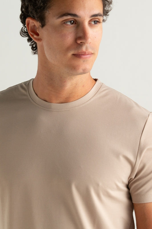 CAMISETA TECH BEGE