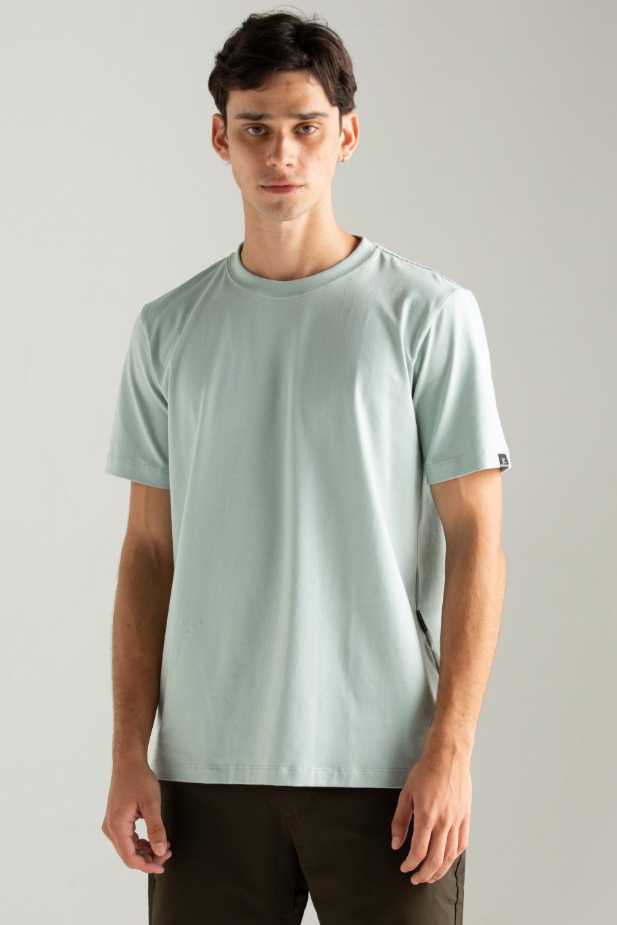 CAMISETA BASICA SLIM CONFORT CINZA