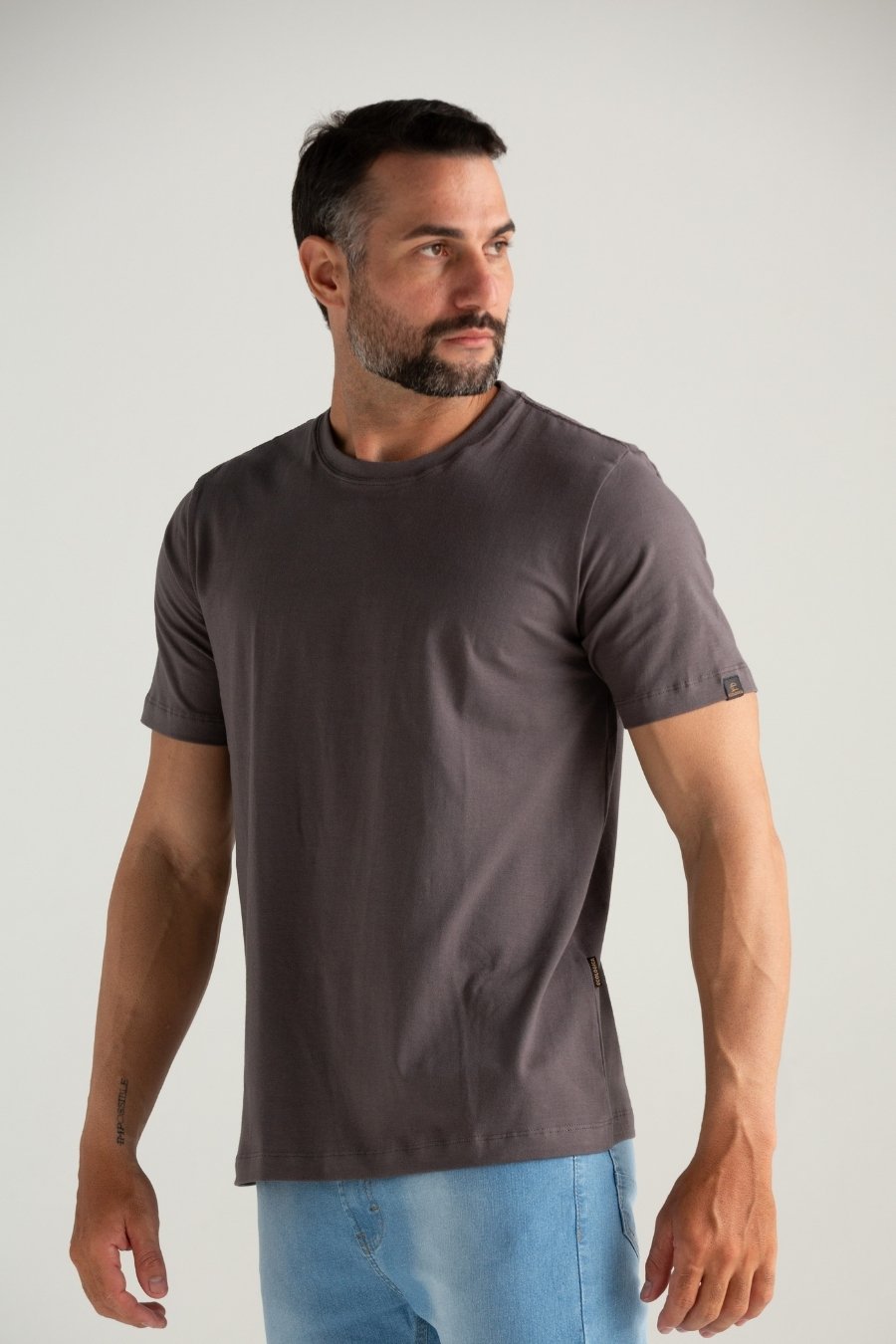 CAMISETA BASICA SLIM CONFORT CHUMBO