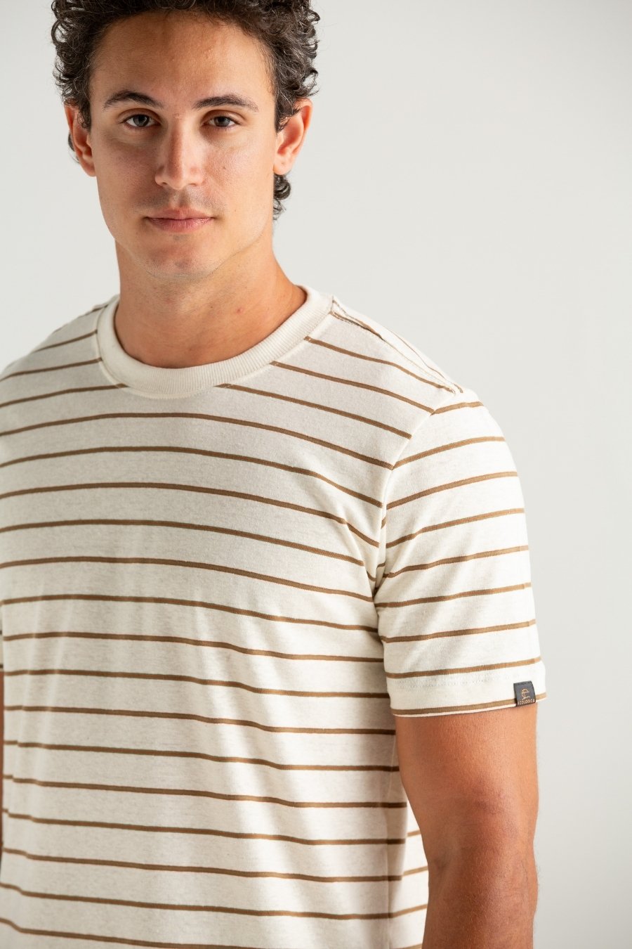 CAMISETA MALHA CANHAMO LISTRADO OFF WHITE