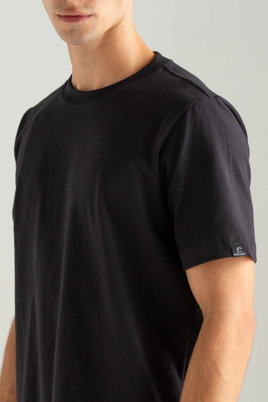 CAMISETA BASICA SLIM CONFORT PRETO